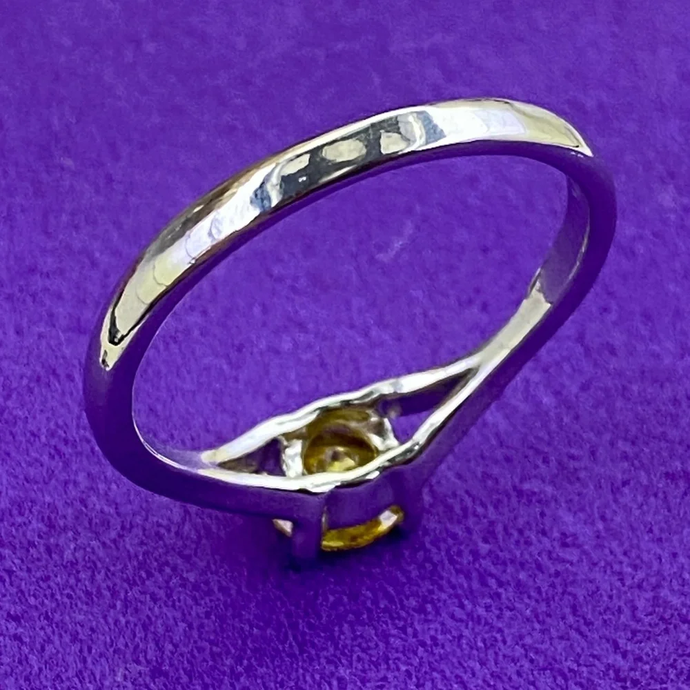 💛 Classic Silver Tone Brilliant Cut Yellow CZ Solitaire Minimalist Ring - Picture 3 of 7